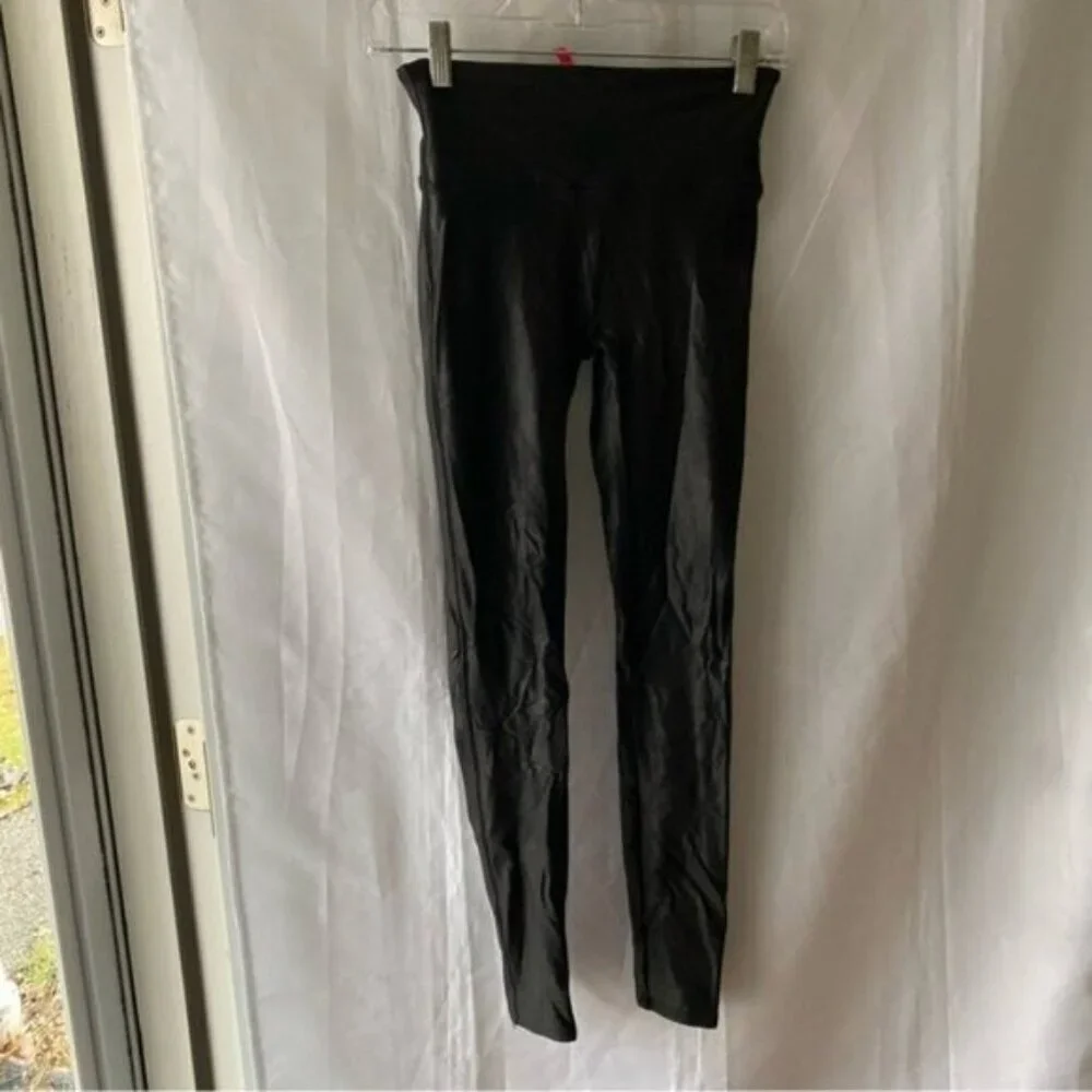 Spanx Faux Leather Black Metallic Legging size‎ Medium